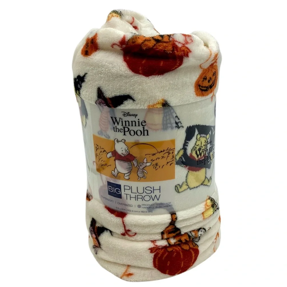 Disney's Halloween Oversized Supersoft Printed Plush “Winnie the Pooh” Blanket